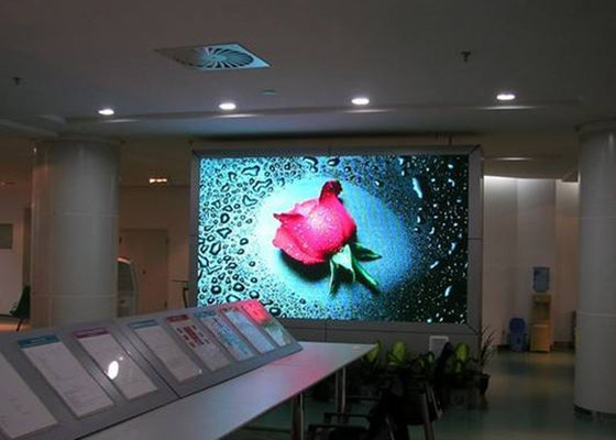 Chine Affichage à LED polychrome d'intérieur élevé de Gray Scale Backlit P3 fournisseur