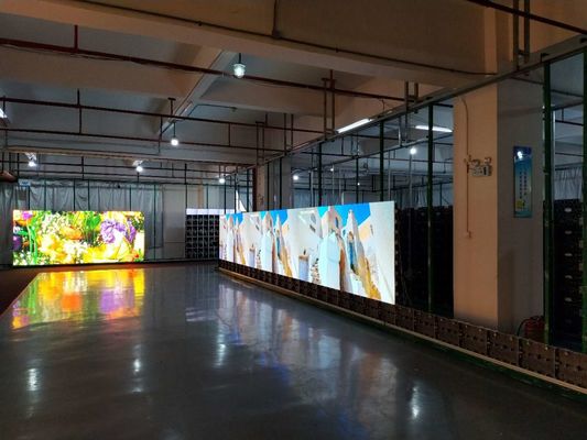 Mur visuel d'intérieur d'affichage à LED/Grande lampe 1/16 polychrome d'IC ICN2038S LED de balayage du lancement 5MM de pixel d'écran de LED 2121