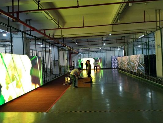 Mur visuel d'intérieur d'affichage à LED/Grande lampe 1/16 polychrome d'IC ICN2038S LED de balayage du lancement 5MM de pixel d'écran de LED 2121