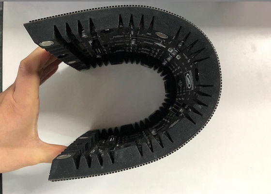 Écrans visuels mous flexibles superbes ultra minces de mur d'affichage à LED de la lumière HD P4 Pour annoncer l'étape