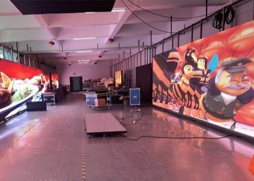 La haute régénèrent le contexte de location d'étape de mur de 1920Hz P3.91 LED
