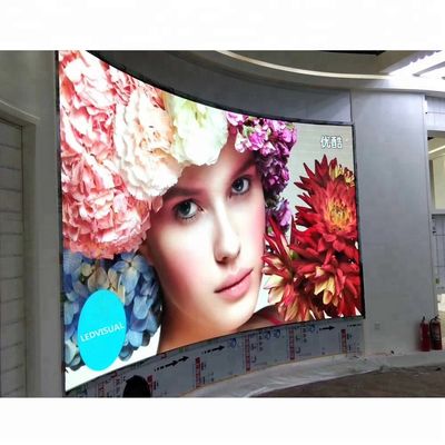 Écran visuel flexible polychrome de rideau en P2 P2.5 P3 P4 P5 LED