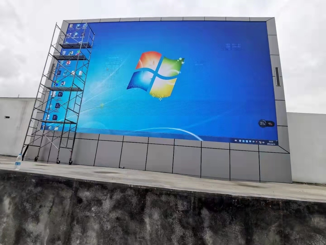 Affichage LED extérieur IP65 étanche à l'eau P5 pour panneaux d'éclairage haut de gamme publicitaires OOH